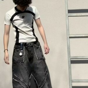 Pantalón cargo con múltiples bolsillos